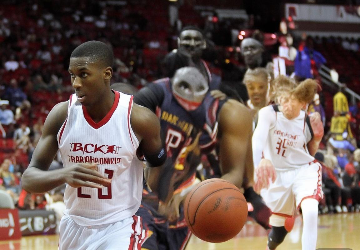 国王进攻效率下滑迎战火箭防守体系压迫性，福克斯突破分球与萨博尼斯内线策应成关键，谨防火箭快速反击